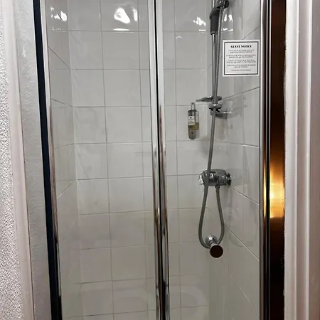 Kearton Hotel Thwaite