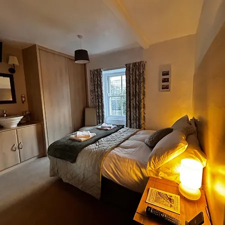 Kearton Hotel Thwaite